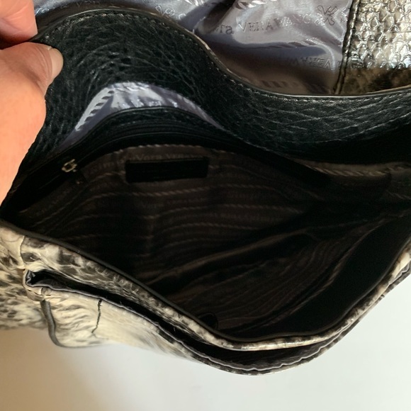 Simply Vera Wang Python Silver Crossbody Purse - Picture 4 of 8